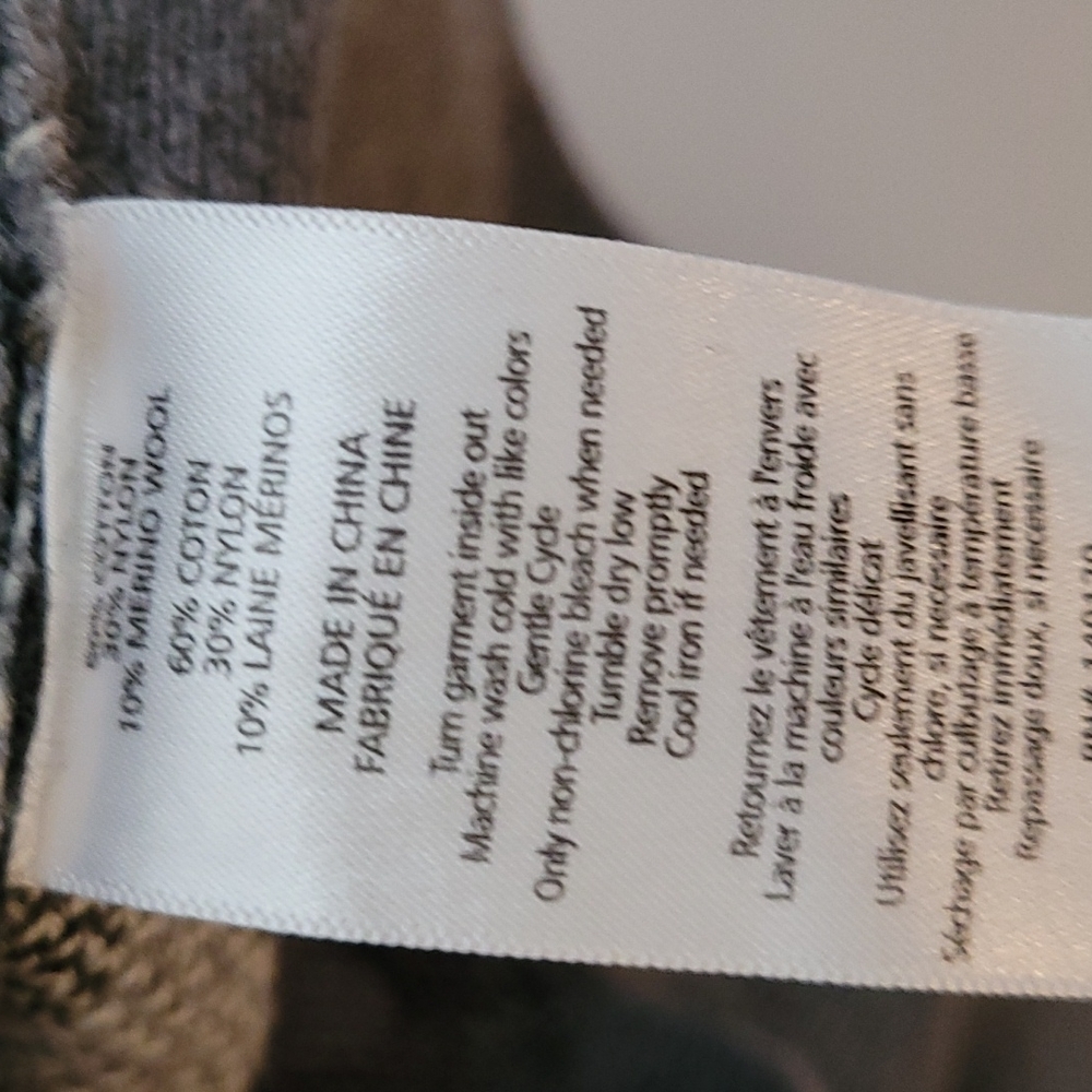 Sweater - Picture 4 of 4